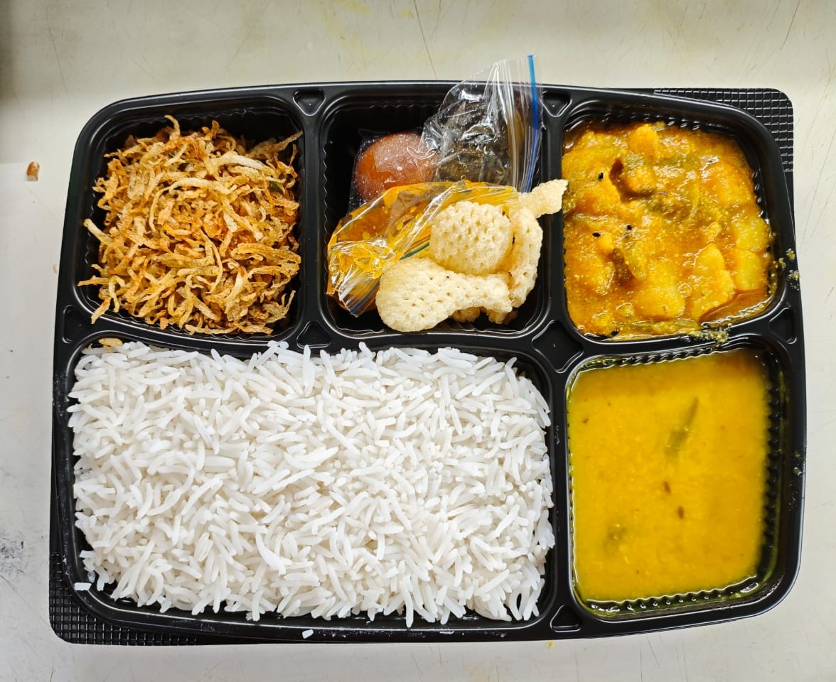 aloo-bhaja-thali